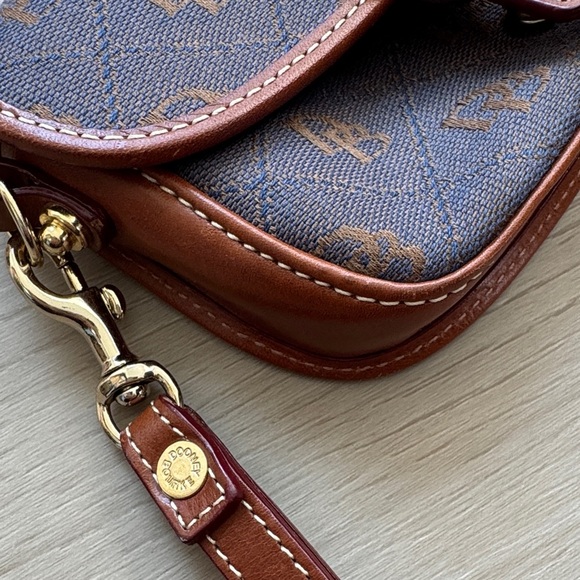 Dooney & Bourke Monogram Wristlet - Picture 2 of 4